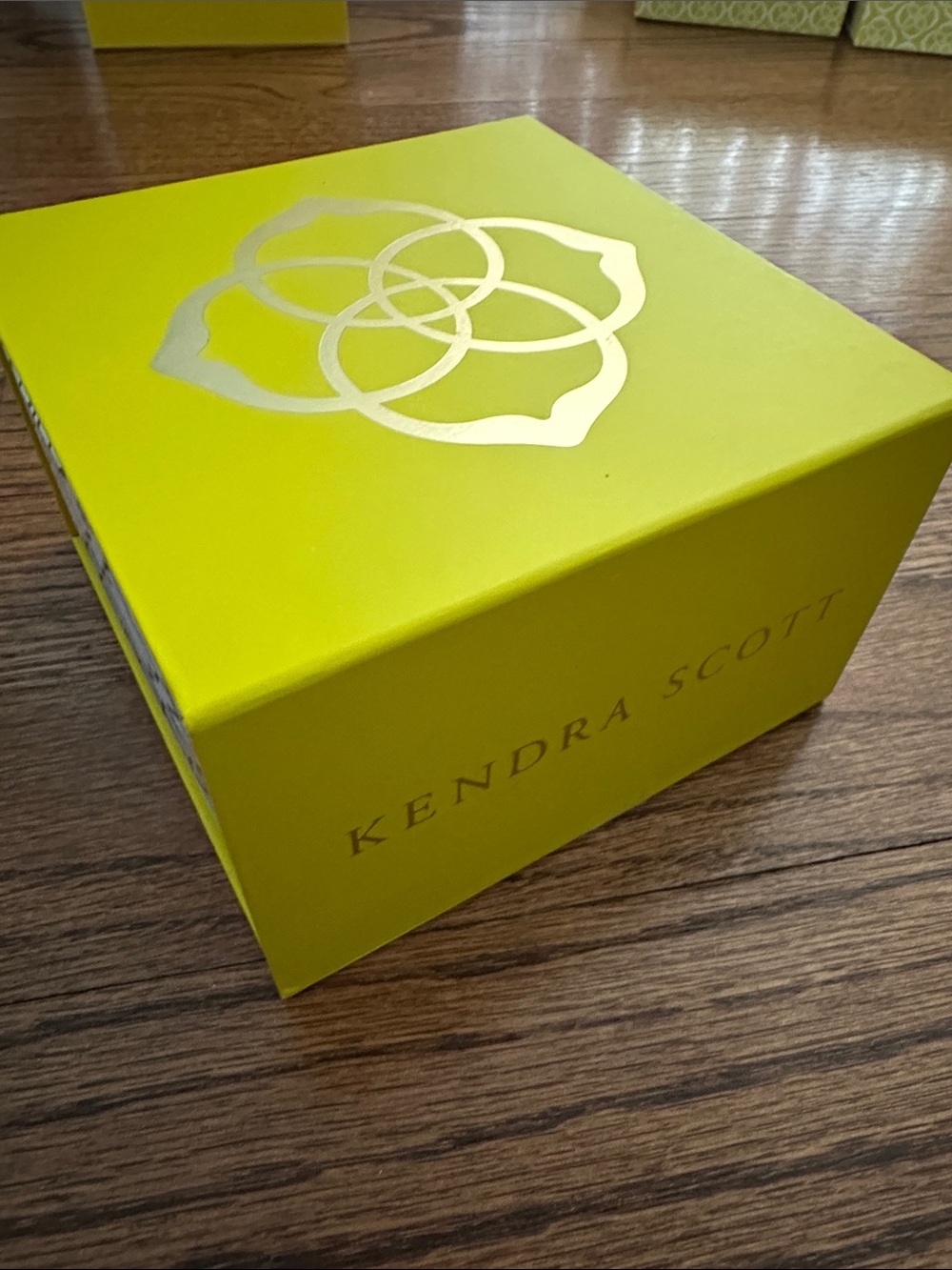 1 Kendra Scott Empty Deep Magnetic Box